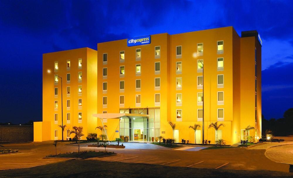 City Express By Marriott Irapuato Norte Bagian luar foto