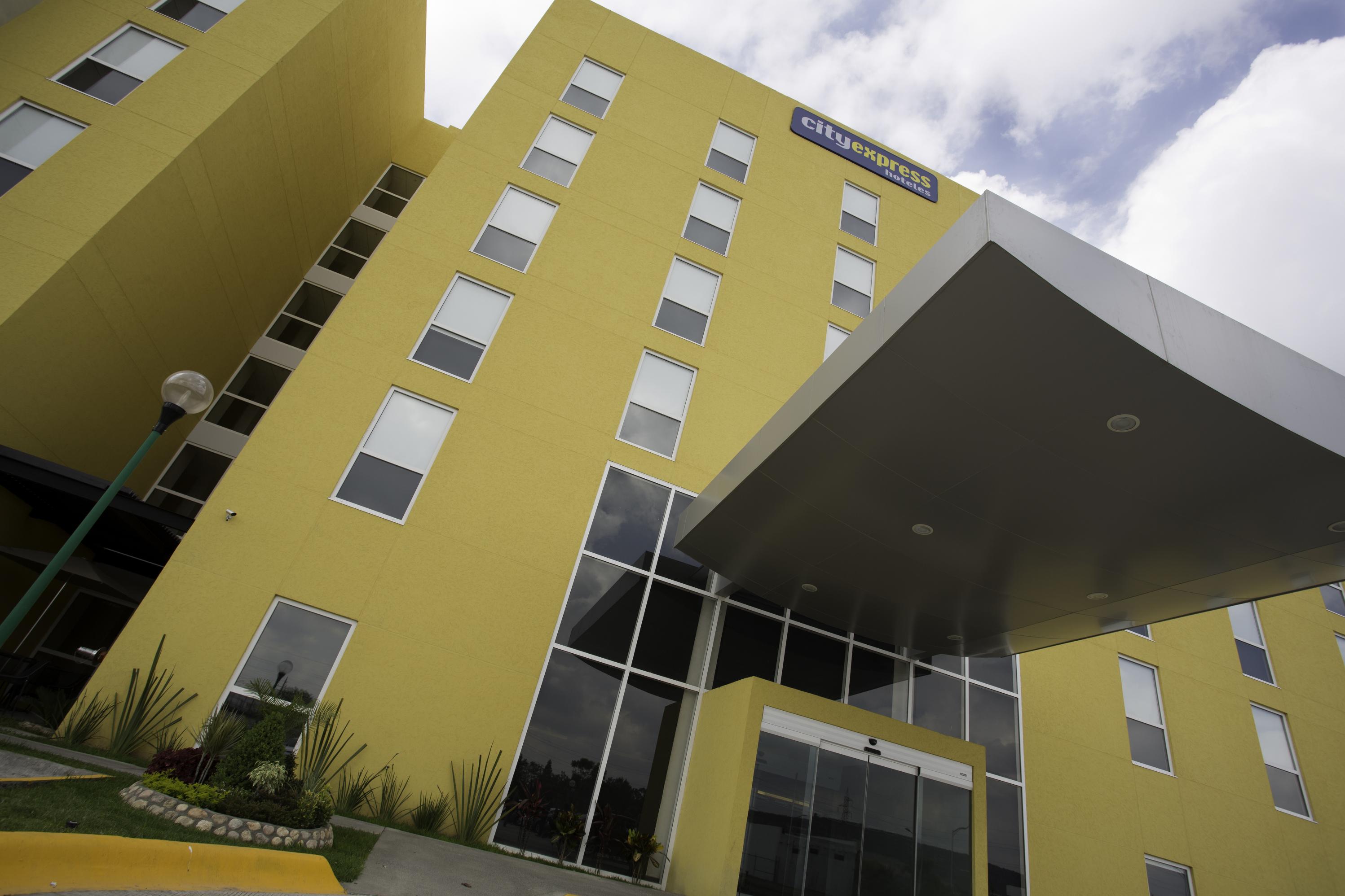 City Express By Marriott Irapuato Norte Bagian luar foto
