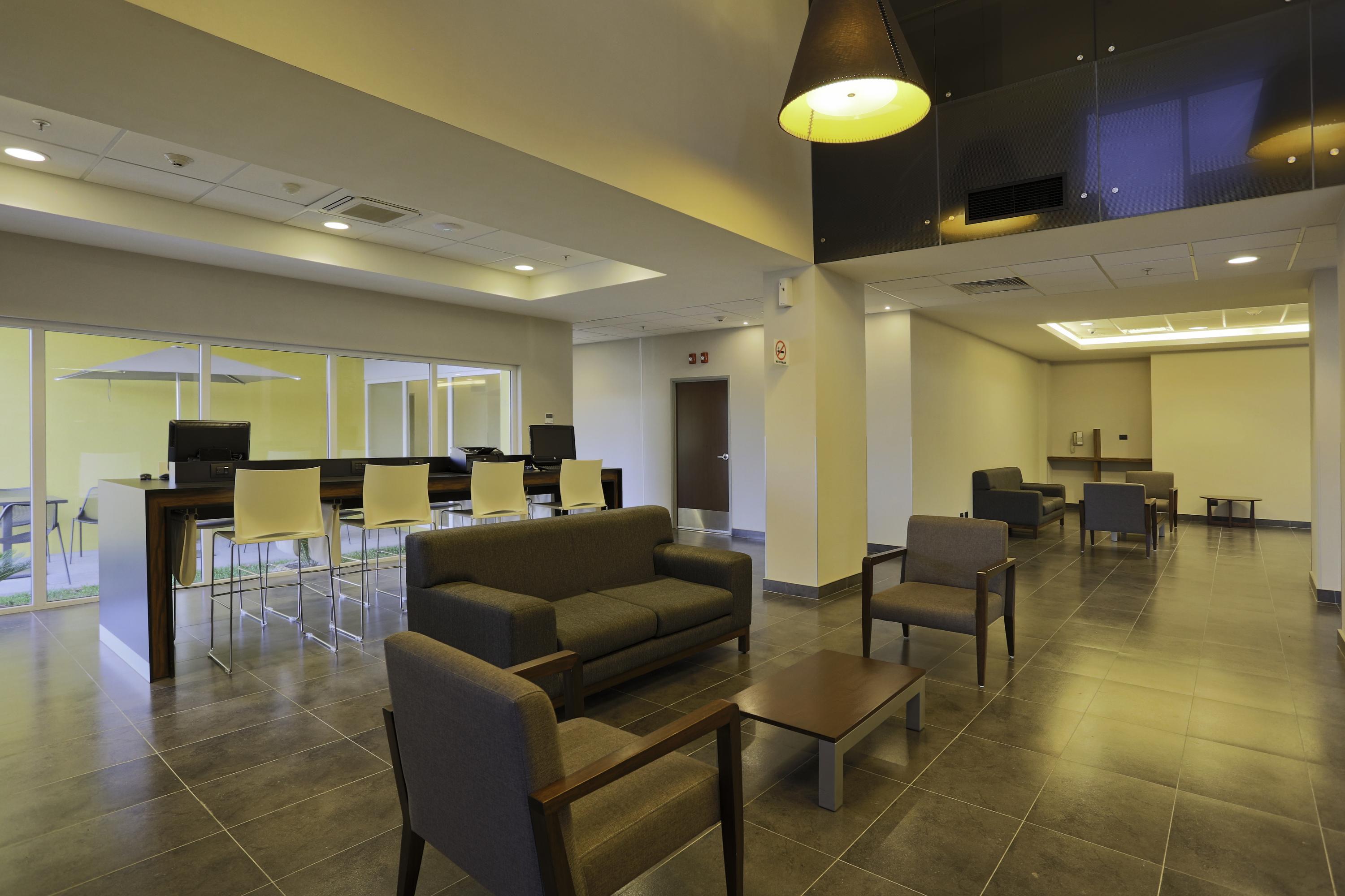 City Express By Marriott Irapuato Norte Bagian luar foto